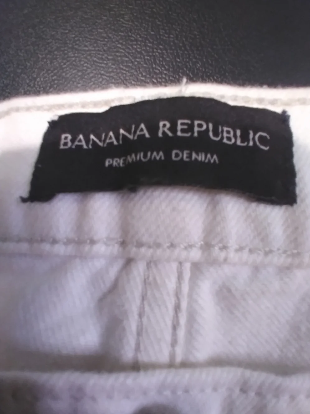 Banana Republic Mens Button Fly Cream Premium Mid Rise Loose Stovepipe Jean